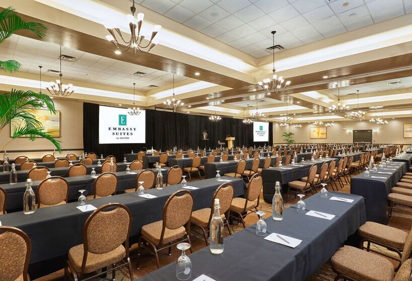 هتل Embassy Suites By Hilton Phoenix Scottsdale