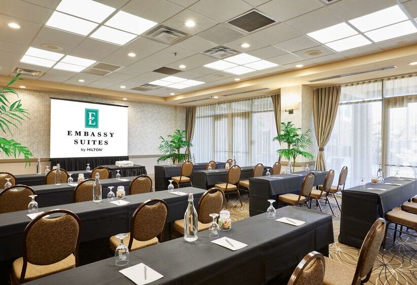 هتل Embassy Suites By Hilton Phoenix Scottsdale