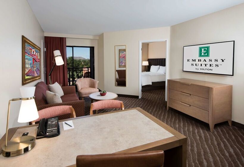 هتل Embassy Suites By Hilton Phoenix Scottsdale