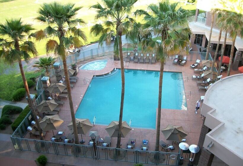 هتل Embassy Suites By Hilton Phoenix Scottsdale