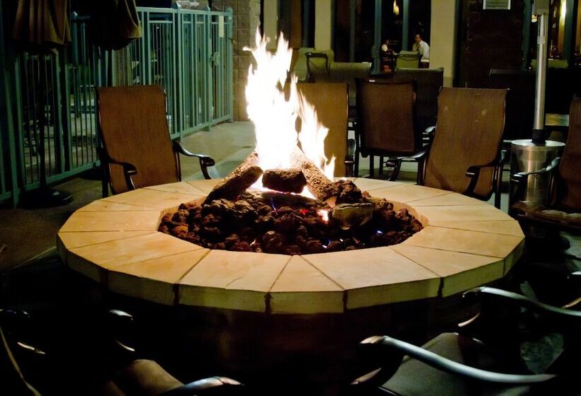 هتل Embassy Suites By Hilton Phoenix Scottsdale