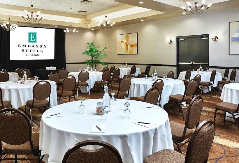 هتل Embassy Suites By Hilton Phoenix Scottsdale