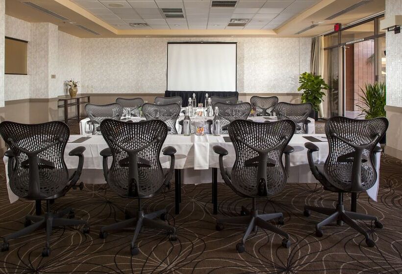 هتل Embassy Suites By Hilton Phoenix Scottsdale