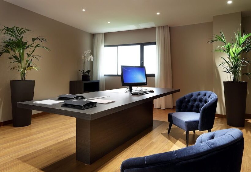 فندق Eurostars Madrid Foro