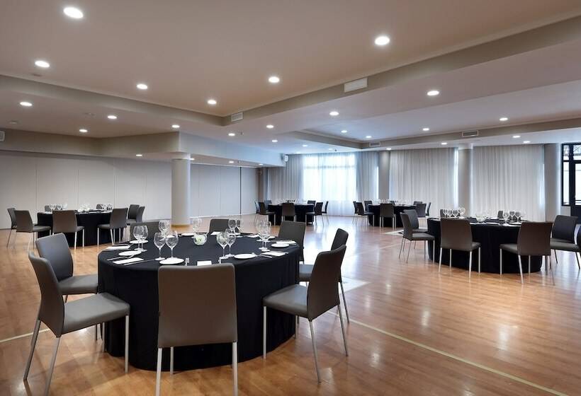 فندق Eurostars Madrid Foro