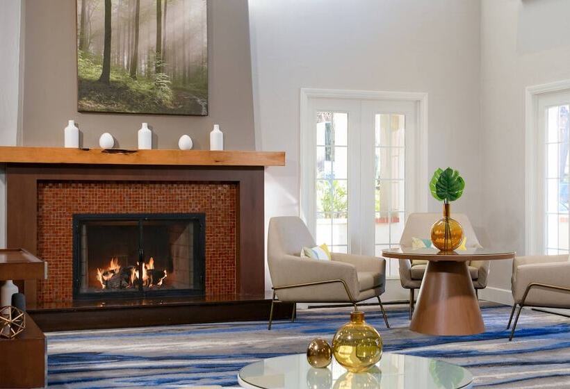 ホテル Fairfield Inn & Suites San Diego Old Town