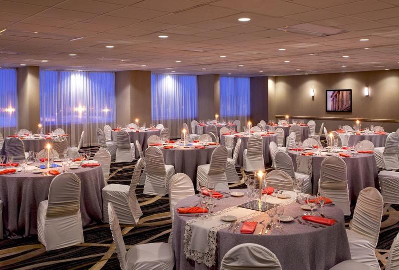 호텔 Four Points By Sheraton Cleveland Airport