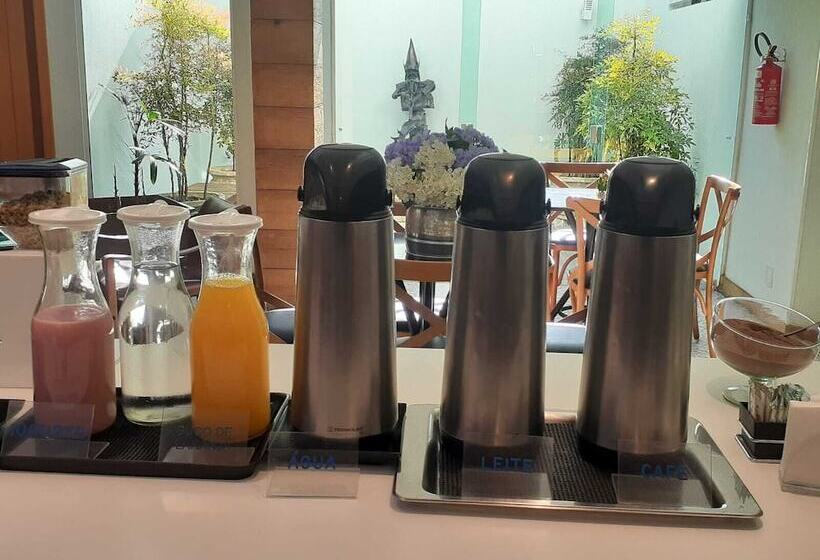 בית מלון כפרי Garibaldi Business