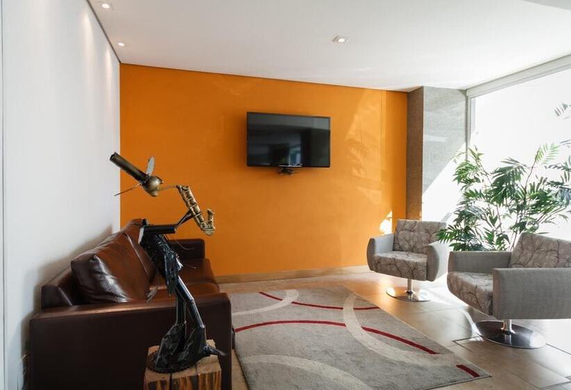 בית מלון כפרי Garibaldi Business