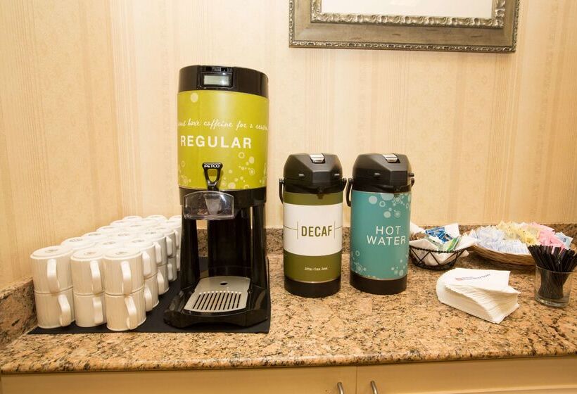 Отель Hilton Garden Inn Dallas/market Center