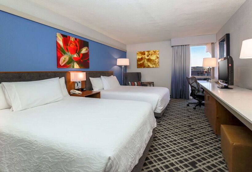 هتل Hilton Garden Inn Dallas/market Center