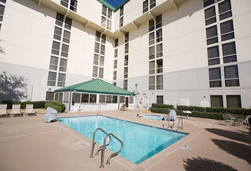 Отель Hilton Garden Inn Dallas/market Center