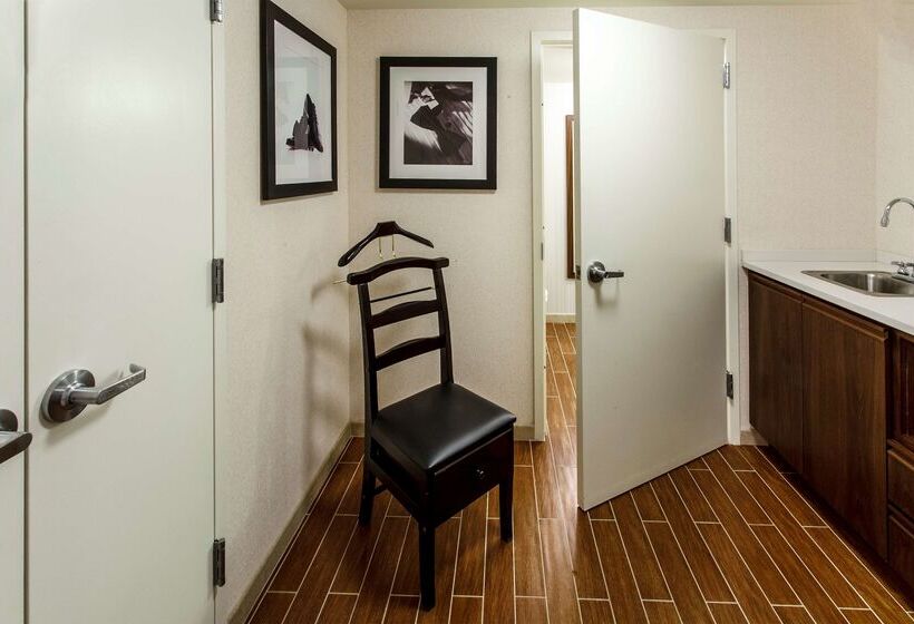 هتل Hilton Garden Inn New York / Staten Island