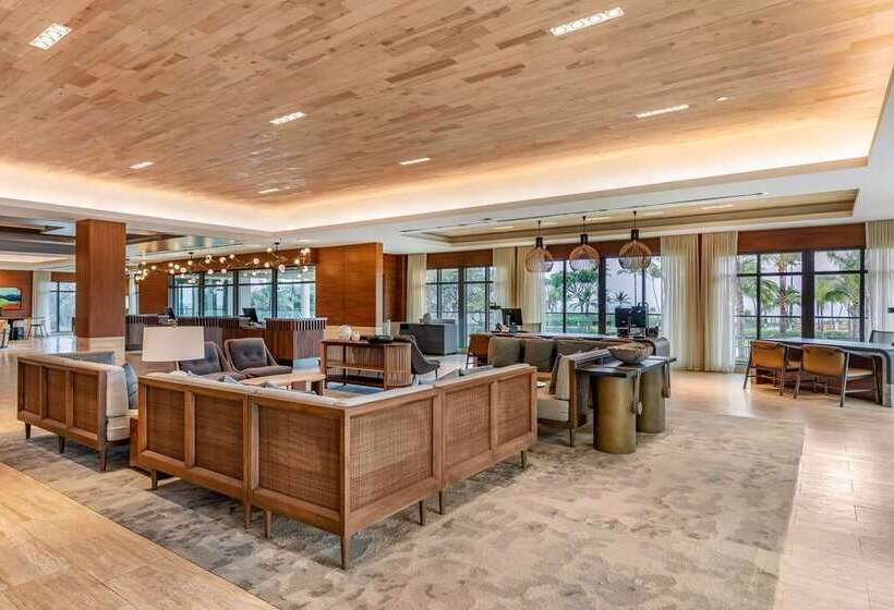 Отель Hilton Grand Vacations Club Maui Bay Villas