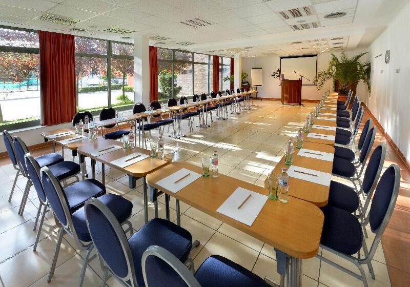 Holiday Beach Budapest Wellness Hotel With Sauna Park