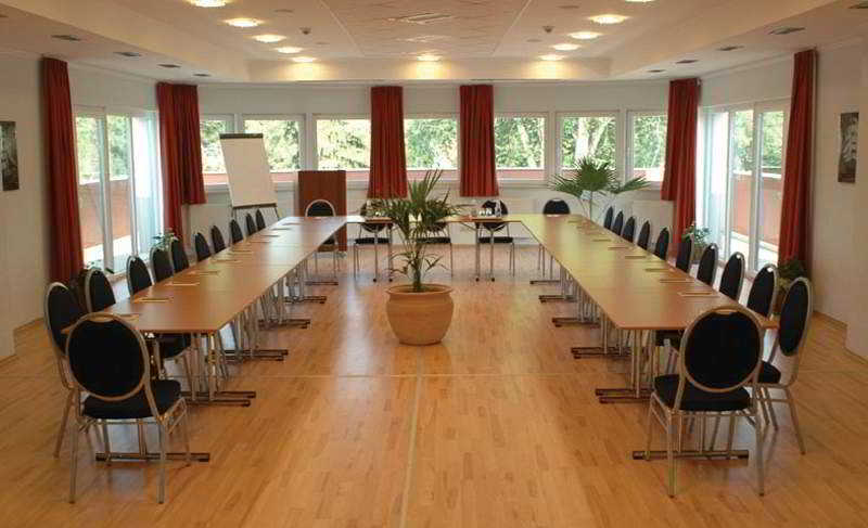 Holiday Beach Budapest Wellness Hotel With Sauna Park