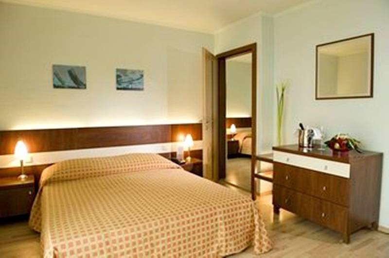 Holiday Beach Budapest Wellness Hotel With Sauna Park