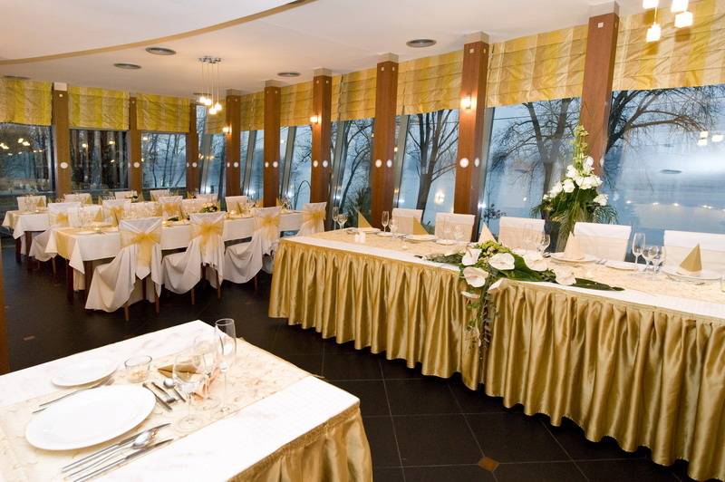 Holiday Beach Budapest Wellness Hotel With Sauna Park