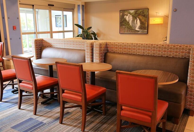 Holiday Inn Express Hotel & Suites Ashland, An Ihg
