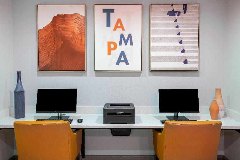 فندق Holiday Inn Express And Suites Tampa I 75 At Bruce B. Downs, An Ihg