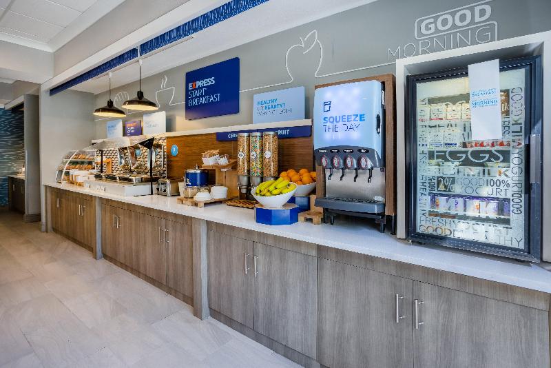 فندق Holiday Inn Express And Suites Tampa I 75 At Bruce B. Downs, An Ihg