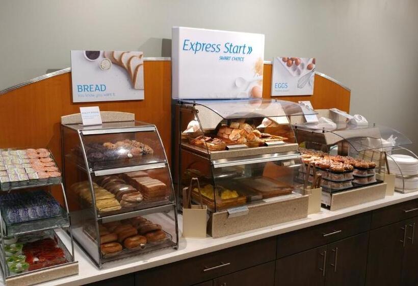 Отель Holiday Inn Express Atlanta Airport College Park, An Ihg