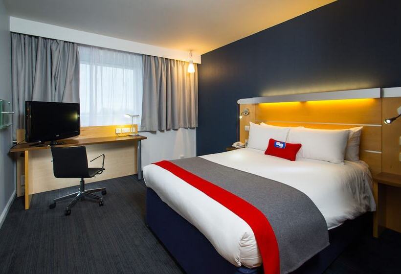 בית מלון כפרי Holiday Inn Express Bedford, An Ihg