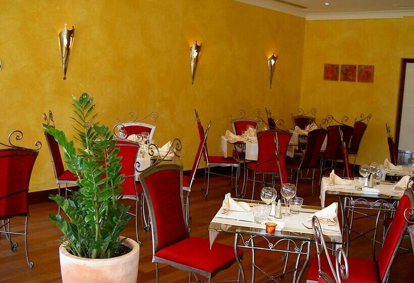 Отель Holiday Inn Express Grenoblebernin