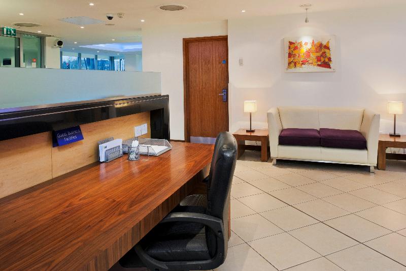 בית מלון כפרי Holiday Inn Express London Swiss Cottage