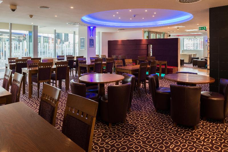 בית מלון כפרי Holiday Inn Express London Swiss Cottage