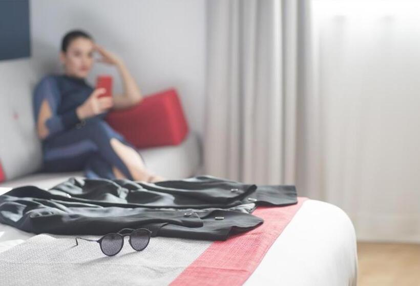 Отель Holiday Inn Express Molins De Rei, An Ihg