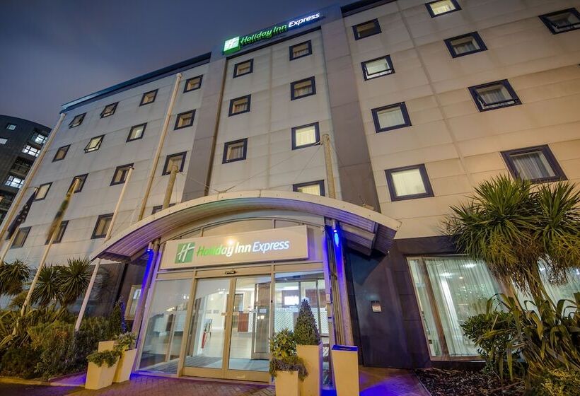 فندق Holiday Inn Express Royal Docks, An Ihg