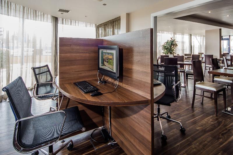 בית מלון כפרי Holiday Inn Express Royal Docks, An Ihg