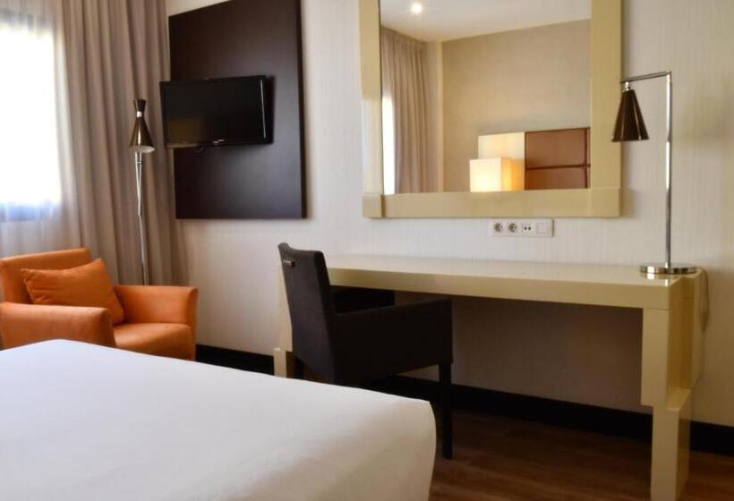 هتل Holiday Inn Madrid Las Tablas, An Ihg