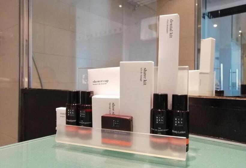 هتل Holiday Inn Madrid Las Tablas, An Ihg