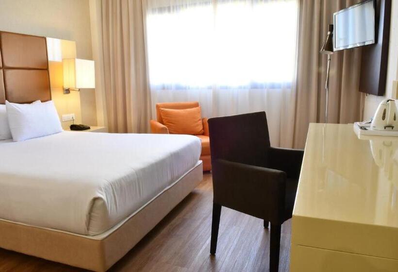 هتل Holiday Inn Madrid Las Tablas, An Ihg