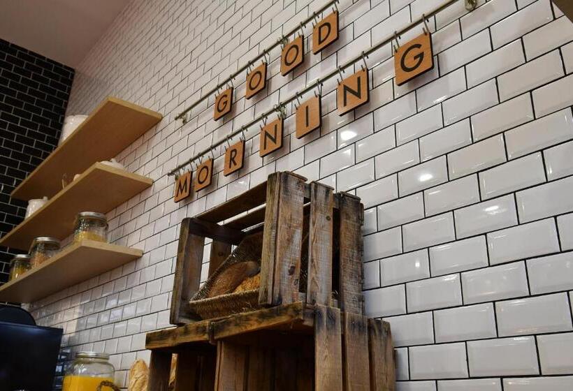 هتل Holiday Inn Madrid Las Tablas, An Ihg