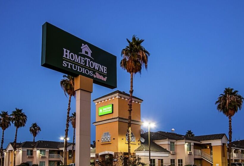 فندق Hometowne Studios By Red Roof Phoenix   Black Canyon Highway