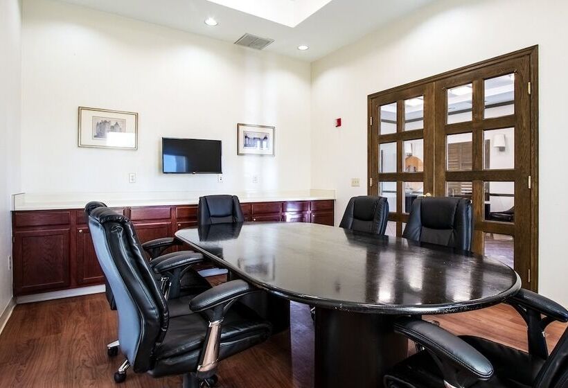 فندق Hometowne Studios By Red Roof Phoenix   Black Canyon Highway