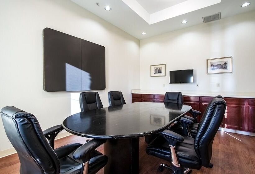 فندق Hometowne Studios By Red Roof Phoenix   Black Canyon Highway