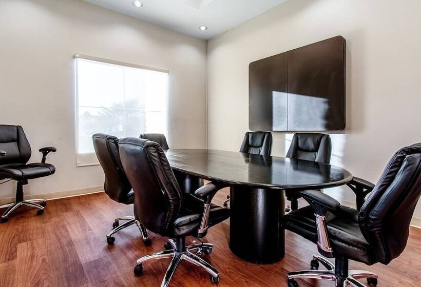 فندق Hometowne Studios By Red Roof Phoenix   Black Canyon Highway