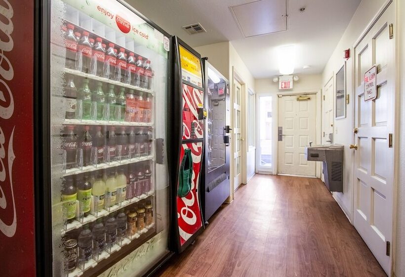 فندق Hometowne Studios By Red Roof Phoenix   Black Canyon Highway