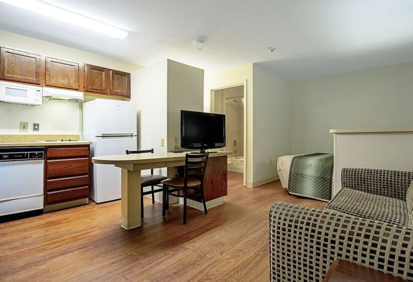 فندق Hometowne Studios By Red Roof Phoenix   Black Canyon Highway