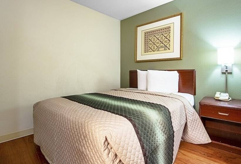 فندق Hometowne Studios By Red Roof Phoenix   Black Canyon Highway