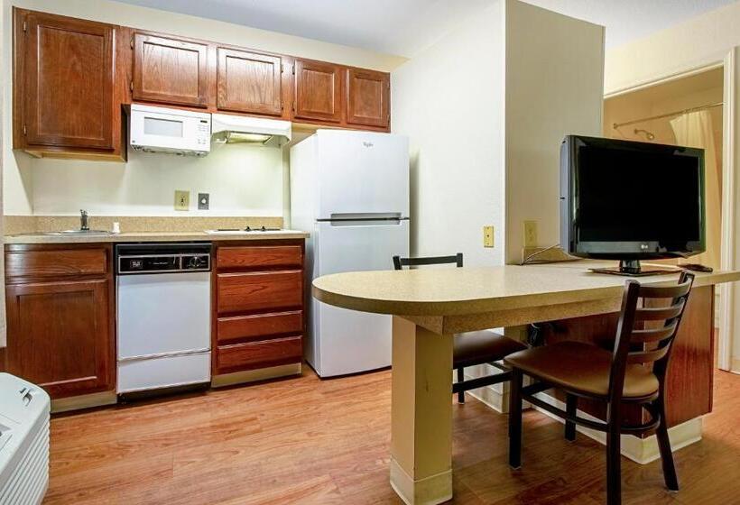 فندق Hometowne Studios By Red Roof Phoenix   Black Canyon Highway