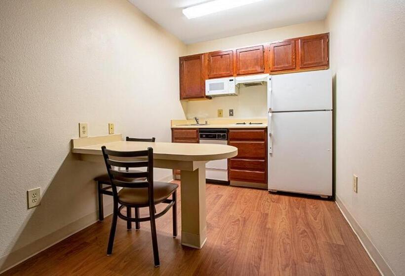 فندق Hometowne Studios By Red Roof Phoenix   Black Canyon Highway