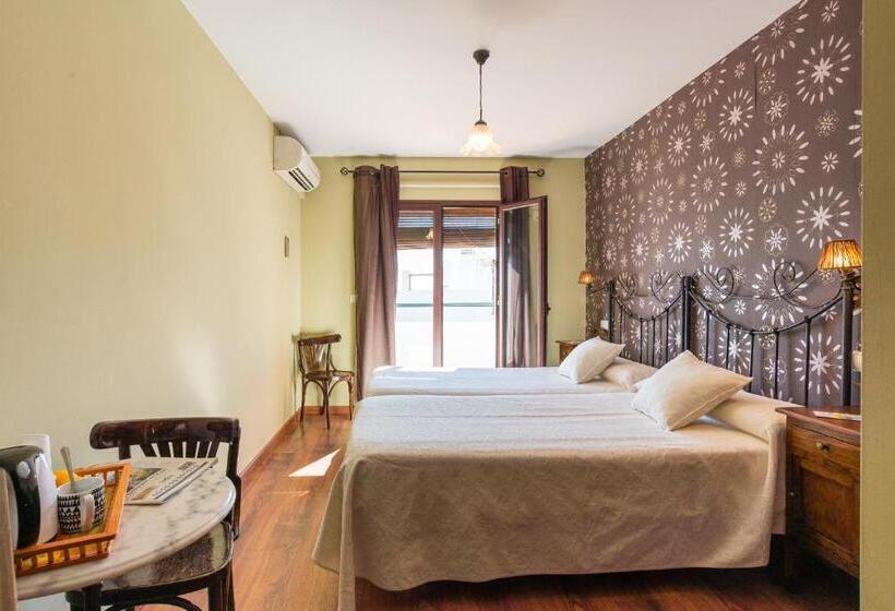 בית מלון כפרי Hostal El Escudo De Mijas