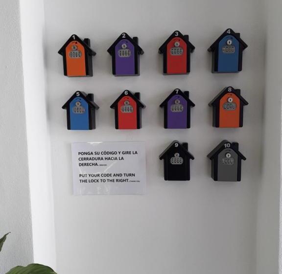 בית מלון כפרי Hostal El Escudo De Mijas