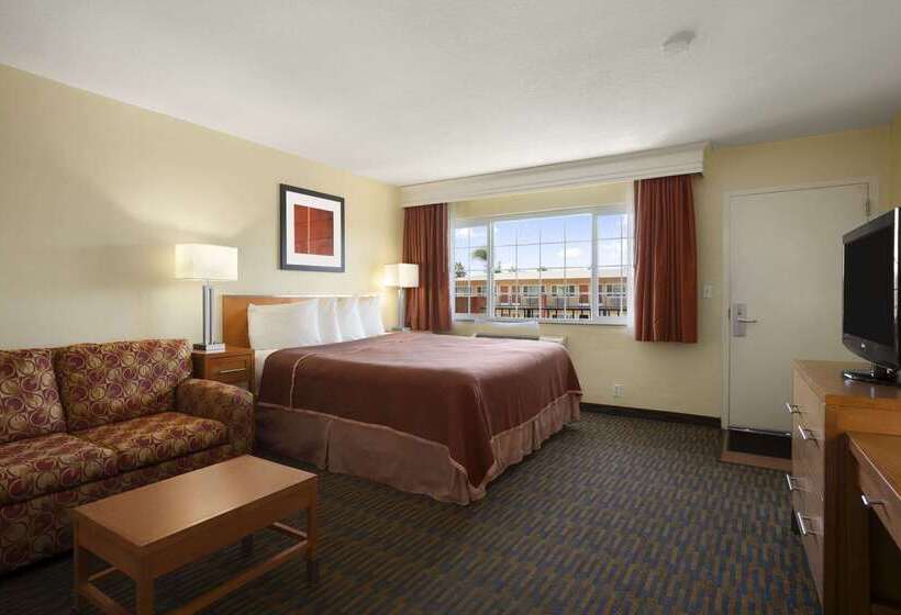 בית מלון כפרי Howard Johnson By Wyndham San Diego Sea World