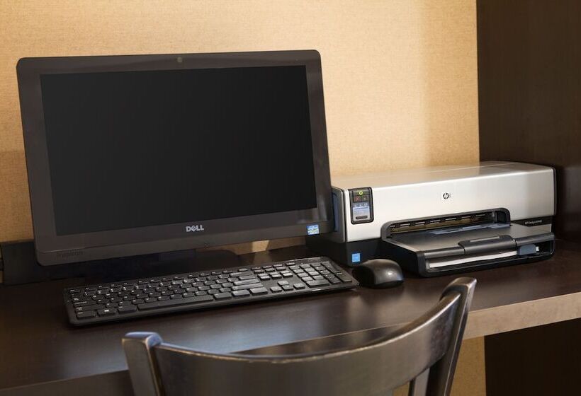 בית מלון כפרי Howard Johnson By Wyndham San Diego Sea World